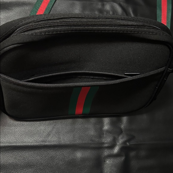 Stylish Black Crossbody Bag with Red and Green Accents - Picture 4 of 12